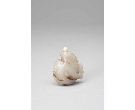 A SMALL CHINESE JADE SNUFF BOTTLEQIANLONG 1736-95Attributed to the Beijing Palace workshops, the pale greyish stone well carv