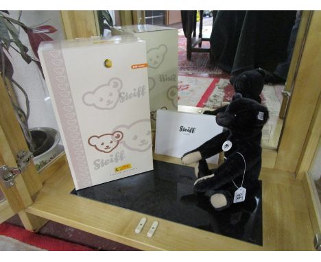 Boxed L/E Steiff growler teddy