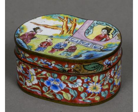 A Chinese Canton enamel snuff box
The cover decorated with figures in a garden, the body with lotus strapwork.  6.5 cm wide. 