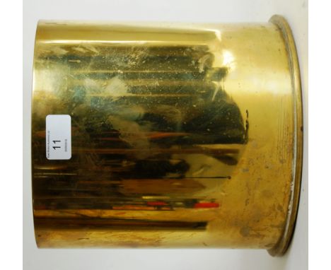 TRENCH ART: A large First World War WWI era 1915 dated artillery shell bucket / stand / planter.