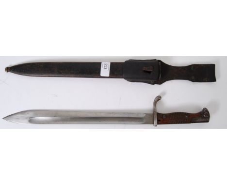 BAYONET: A good Imperial German Patt 1898/05 'Butcher' Bayonet by F.W.Holler Solingen, in its steel scabbard with leather fro