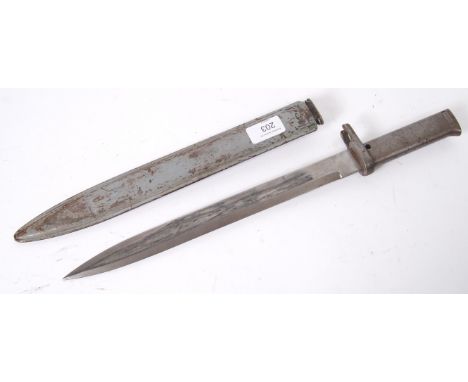 BAYONET: An original WWI First World War era German Ersatz bayonet, within the original scabbard. Approx 44cm long.

NOTE: Fr