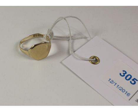 Gold signet ring hallmarked 9ct approx 3.5gm Condition Report Click here for further images, condition, auction times & deliv