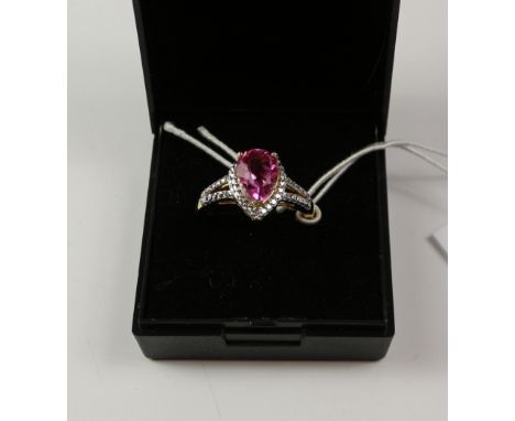 Pink quartz pear shaped cluster gold-plated ring stamped 925 Condition Report Click here for further images, condition, aucti