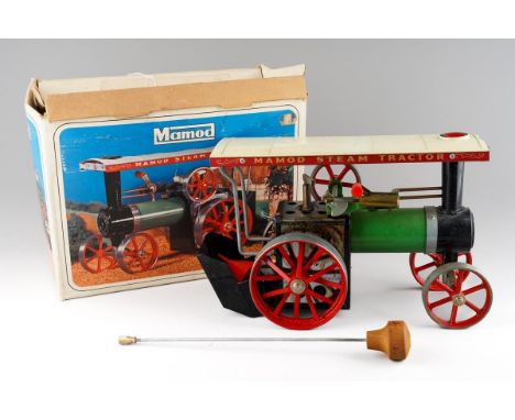 A boxed Mamod TE1a Steam Tractor, comes with steering rod, funnel / tundish, burner and leaflet