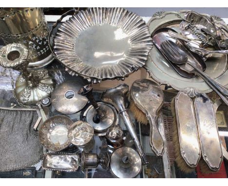 Group of damaged/ broken silver items, Mappin &amp; Webb plated dish and other silver plated ware 