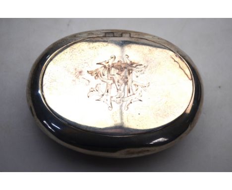 An Edwardian 'pebble' snuff box with hinged cover, Hilliard & Thomason, Birmingham 1902 (spring missing from lid)