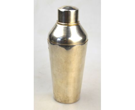 A Peruvian Sterling cocktail shaker by Camusso, Lima, 8 oz, 18 cm high