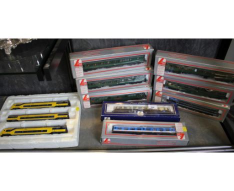 Lima: Class 117 BR carriage x 3, green BR railcar, class 52 Western Crusader locomotive, D5679 locomotive, Network South East