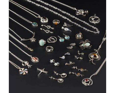 A COLLECTION OF JEWELLERY, to include a double strand bead necklace, a pair of blue and white enamel flowerhead earstuds, a s