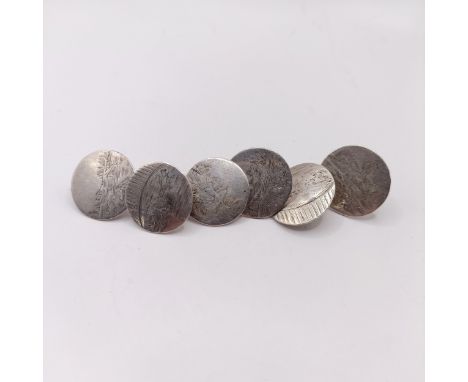 A set of six silver buttons, engraved hunting scenes2 cm each button