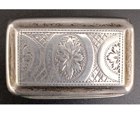 A George III silver vinaigrette, with engraved decoration, London 1781, 3.5 cm wide15.6 gMaker's mark S & S