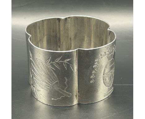 An Aesthetic period silver napkin ring, initialled, London 1894, 1.0 ozt