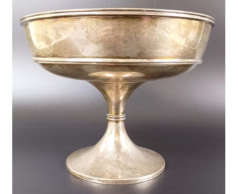 Edward VII silver bowl, raised on a round foot, Birmingham 1908, 14.2 ozt