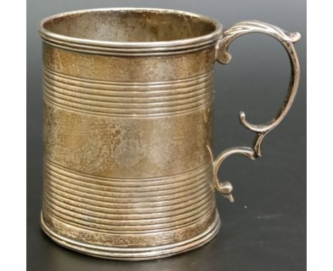 A Victorian silver christening mug, probably London 1839, 3.7 ozt, 6.5 cm high