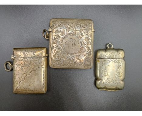 A Victorian silver vesta, and two others, 2.4 ozt (3)