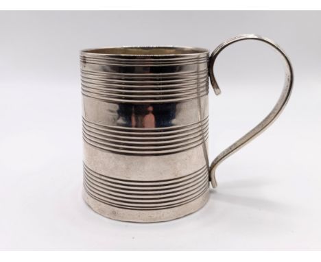 A George III silver barrel mug, London 1810, 2.9 ozt, 6.5 cm high