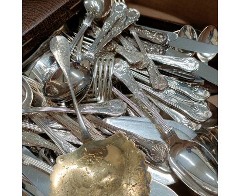 A six place setting silver plated Kings pattern table service, a set of six silver coffee bean spoons, other silver, 6.3 ozt 