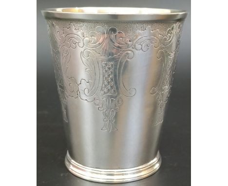 A George III silver beaker, with engraved decoration, London 1784, 4.5 ozt, 9.5 cm high