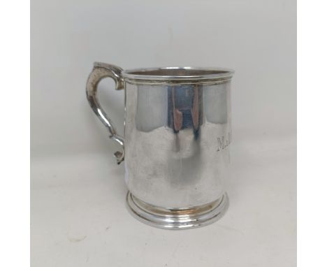 An 18th century style silver mug, initialled, London 1945, 11.5 ozt, 11.5 cm highsize and weight the same