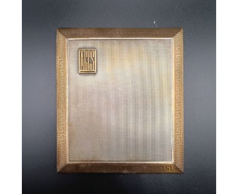 A George V silver and yellow coloured metal cigarette case, London 1923, 5.0 ozt