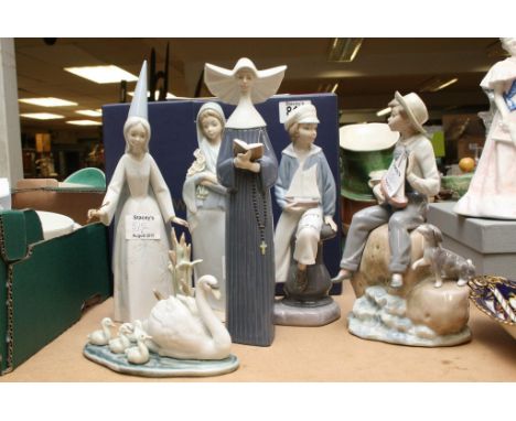 A collection of six Lladro porcelain figures (6)