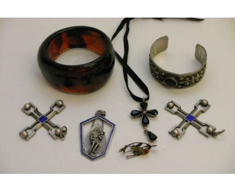 A collection of jewellery items comprising three Italian silver pendants of modernist design, a silver thistle brooch, white 