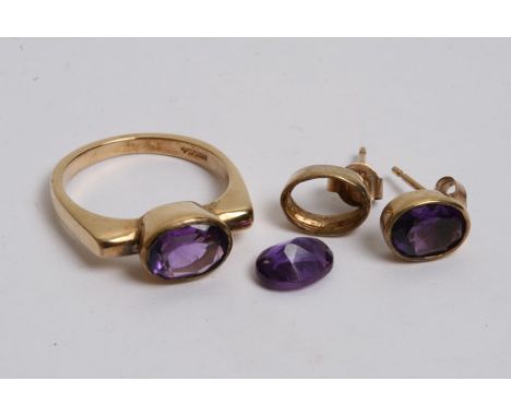 A 9ct gold amethyst ring and earring set 