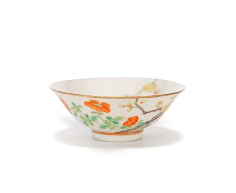 A FAMILLE ROSE BOWLHongxian mark, early 20th centuryOf conical form and raised on a high foot, the exterior delicately painte