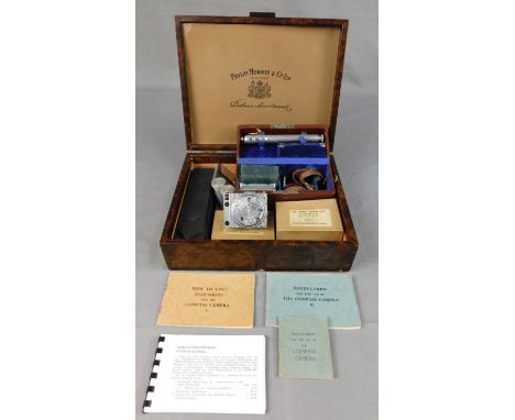 Compass Kamera mit Zubehör. Philip Morrison &amp; Co LTD. Deluxe Assortment.Alte passende Box. Siehe Fotos. Versand kann orga