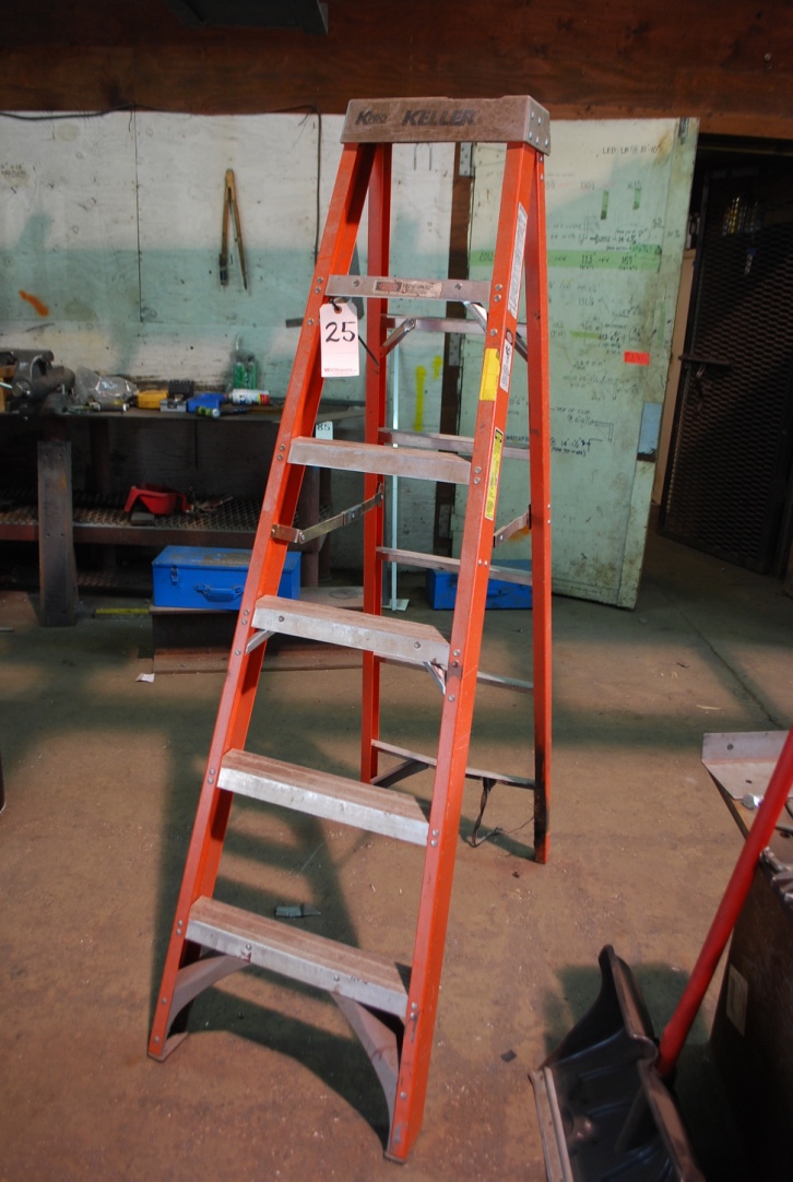 KELLER 6' MODEL KPRO 300 LB. CAP. TYPE 1A MODEL 976 EXTRA HEAVY DUTY