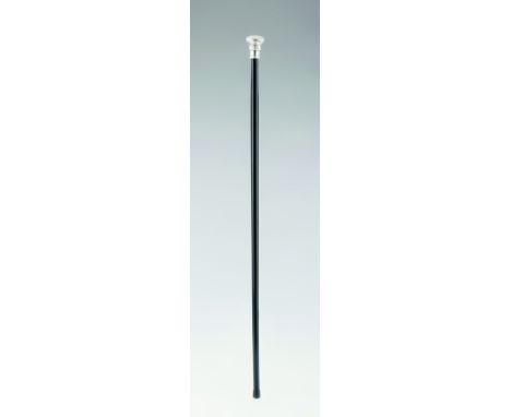 WoodSilver cane handleGadrooned decorationMarkedWithout Portuguese hallmarksHeight: 87 cm 