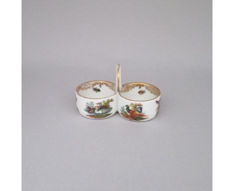 A Augustus Rex twin salt with a ring handle, decorated with birds Date: Circa mid 19th century   Size: 9.5cm wide, 6cm high C