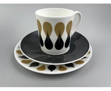 SUSIE COOPER DIABLO PATTERN PART COFFEE SERVICE, comprising six cups, six saucers, and six side plates, along with Wedgwood P