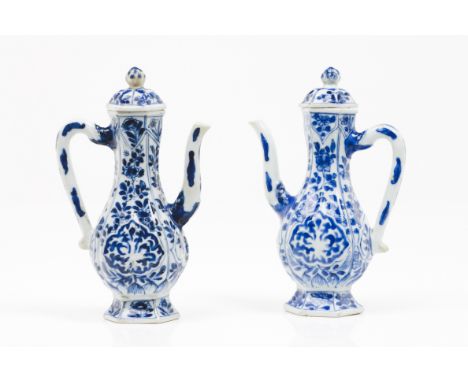 A pair of cruets with coversChinese export porcelain Floral blue underglaze decoration Kangxi reign (1662-1722) (minor losses