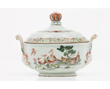 A small tureen and coverChinese export porcelain Polychrome floral "Famille Rose" enamelled decoration Flower shaped lid pomm