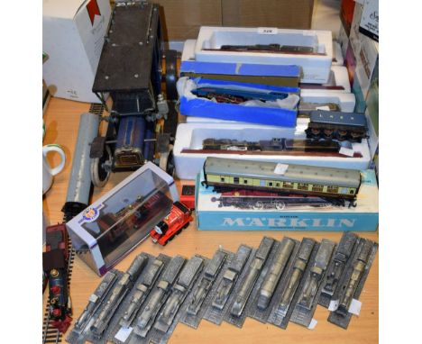 A Marklin HO Scale #3021 V200 Diesel Locomotive Engine, boxed; Hornby Dublo EDL1 3-rail A4 Sir Nigel Gresley, 4-6-2 (boxed) a