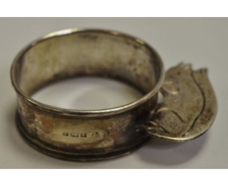 A George VI silver novelty napkin ring, applied with a squirrel, Birmingham 1949