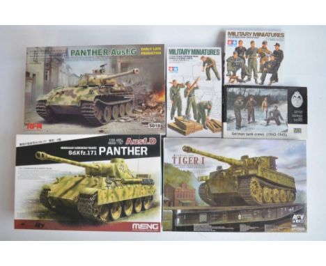 Collection of 6 unstarted 1/35 scale WWII German armour and crew plastic model kits/sets to include 3 tank kits, Meng Panther