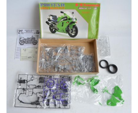 Unbuilt 1/9 scale Kawasaki Ninja ZX-7R highly detailed plastic motorbike model kit from Protar, complete and with sprues in f