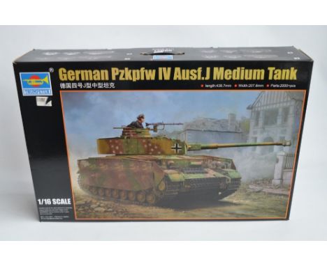 Unbuilt 1/16 scale Trumpeter German Pzkpfw IV Ausf J Medium Tank highly detailed plastic model kit (item no 00921) with 4 mar