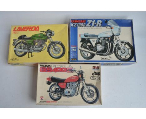Three 1/8 scale motorcycle plastic model kits, (1 partially built up) to include Nagano Kawasaki KZ1000 Z1-R and Nagano Suzuk