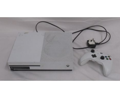 Xbox One white console with controller 