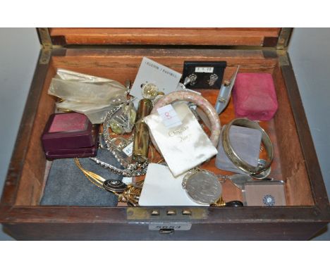 Jewellery - A silver ingot pendant on chain, Birmingham 1977;  a silver hinge bangle;  costume earrings, necklaces, bracelet,