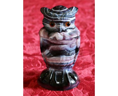Novelty owl slag glass, purple pressed agate jar and cover, marked with impressed G  CONDITION REPORT: Good condition
Small r