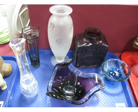 Kosta, Wedgwood and Sevres Spill Vases, amethyst linear vase, Mdina bowl, wavy rim bowl:- One Tray