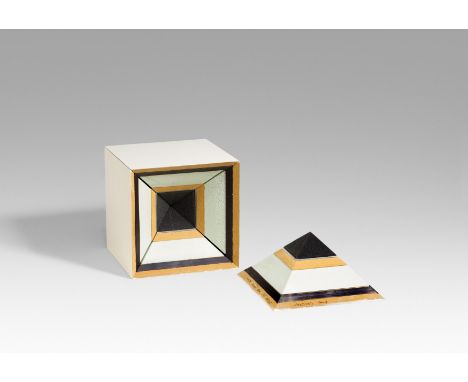 SCHNEIDER, GREGOR1969 RheydtTitel: "White Black Box". Datierung: 2004. Technik: Mixed Media (u.a. MDF, Blei, Styrodur, Dämmst