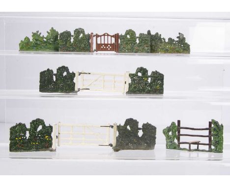 Britains lead farm and garden hedges and gates comprising field gates (14) with hedge and hooks (10 complete, 3 incomplete), 