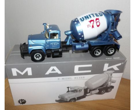 Boxed First Gear 1:34 scale MACK R model mixer United Concrete Inc