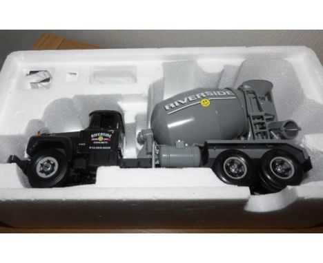 Boxed First Gear 1:34 scale MACK R model mixer Riverside Concrete